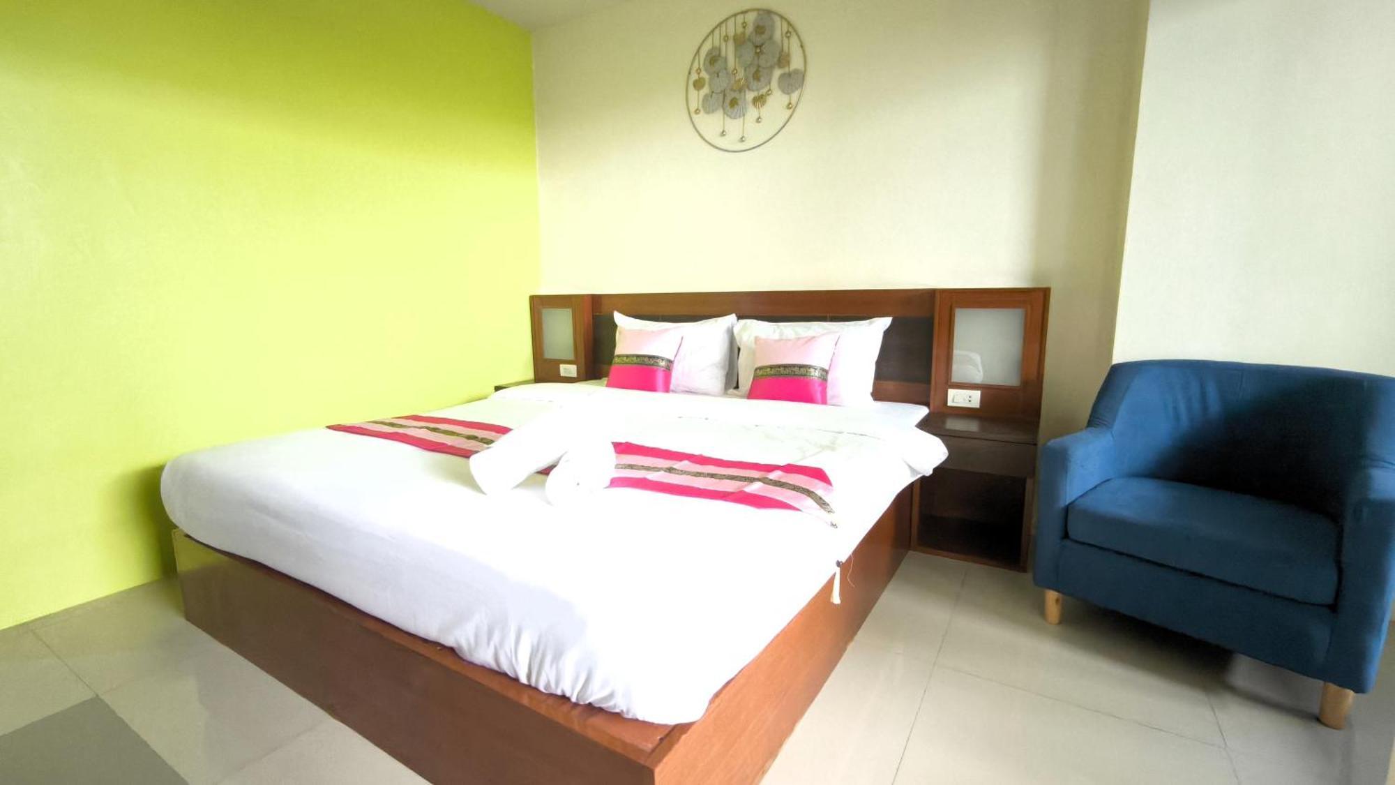 Lucky Buako Hotel Patong Екстериор снимка