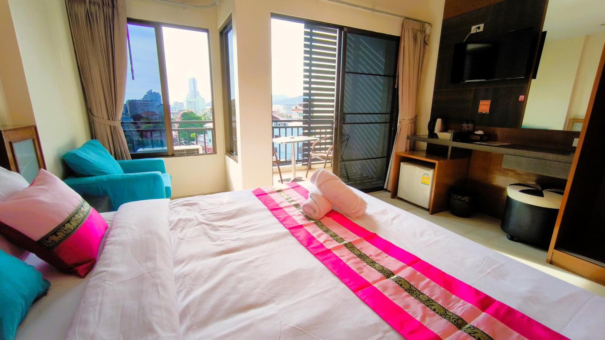 Lucky Buako Hotel Patong Екстериор снимка