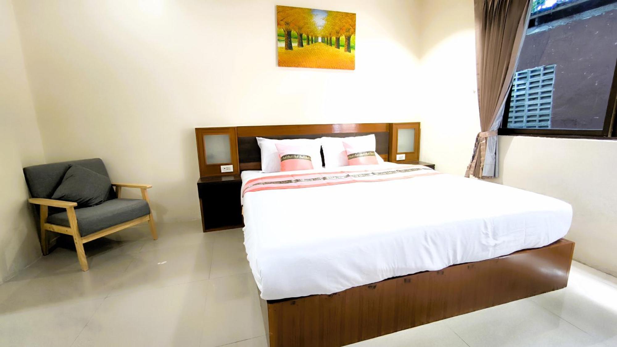 Lucky Buako Hotel Patong Екстериор снимка