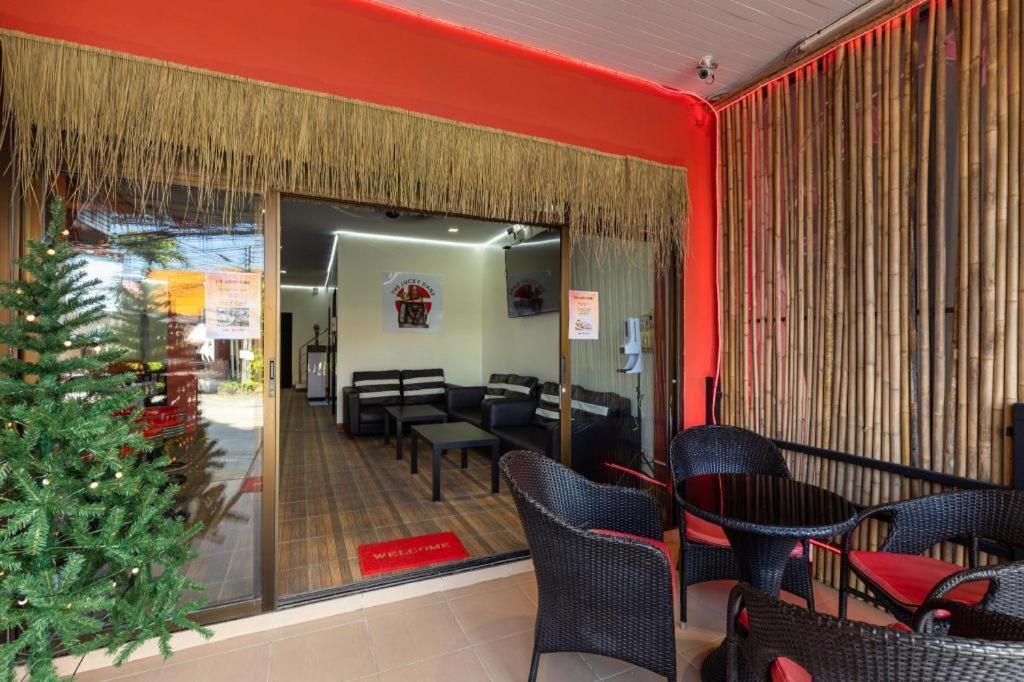 Lucky Buako Hotel Patong Екстериор снимка